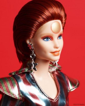 Barbie se transforma em Ziggy Stardust.(Imagem:Barbie/Reprodução Instagram)