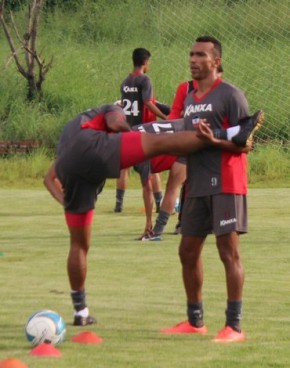 Com inflamação no joelho, Eduardo pode desfalcar o River-PI em mais dois jogos da Série D.(Imagem:Abdias Bideh)