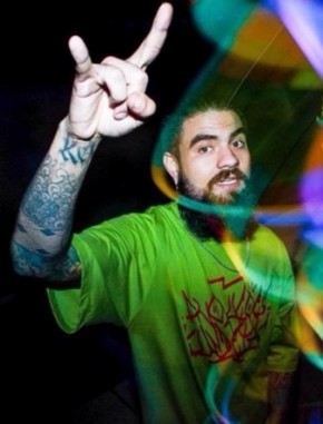 Ele é DJ em Brasília.(Imagem:Reprodução/Facebook)
