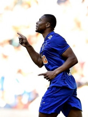 Julio Baptista comemora gol do Cruzeiro contra o Fluminense.(Imagem:Getty Images)