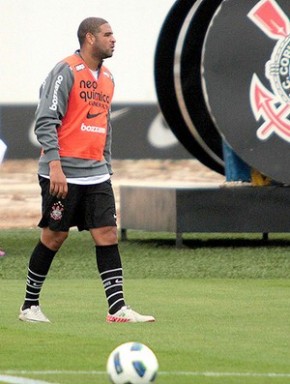 Adriano pode jogar como pivô, segundo Tite.(Imagem:Thales Stadler / Agência Estado)
