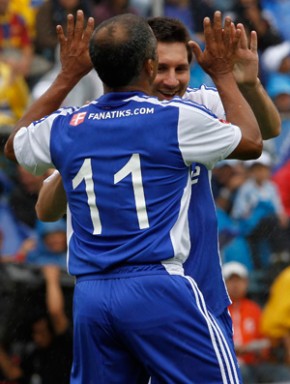 Rom&aacute;rio e Messi: show no M&eacute;xico.(Imagem:AP)