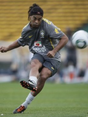 Ronaldinho no treino da Seleção em Córdoba nesta terça-feira.(Imagem:Mowa Press)