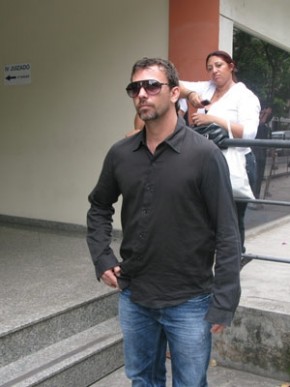 Marcelo Faria deixa o Juizado após fazer acordo com motorista (Imagem:Tássia Thum/G1)