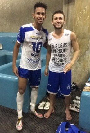 Rian exibe mensagem em camisa usada nos jogos do Parnahyba.(Imagem:Reprodução/Facebook)