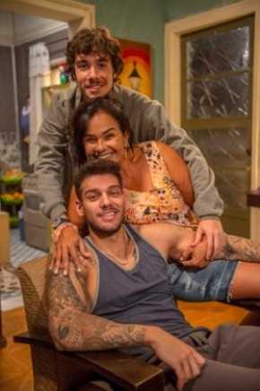 Vitor Novello, Solange Couto e Lucas Lucco em