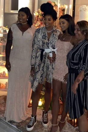 Ludmilla e Brunna com suas mães no casamento(Imagem:Reprodução/Instagram)