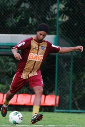 Ronaldinho Gaúcho ameaça processar o flamengo por danos morais.(Imagem:Fabiano Rocha / Extra / O Globo )