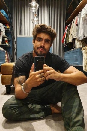 Caio Castro tem faturado alto com o Instagram.(Imagem:Reprodução/Instagram)