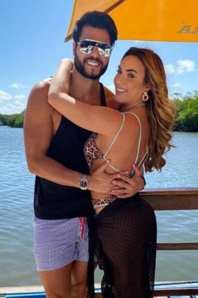 Nicole Bahls e o marido, Marcelo Bimbi: virada do ano em Maceió(Imagem:Reprodução/Instagram)