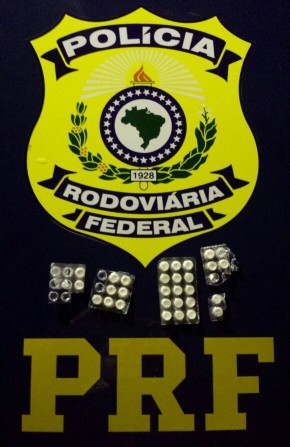 PRF flagra três caminhoneiros com anfetaminas na divisa do PI.(Imagem:PRF)