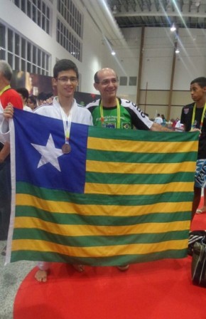 Luís Gustavo Tourinho garante medalha de bronze na etapa 12 a 14 anos dos Jogos Escolares.(Imagem:Arquivo Pessoal))