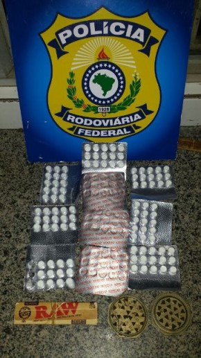 PRF apreende 147 comprimidos de anfetaminas com caminhoneiro no Piauí.(Imagem:PRF)
