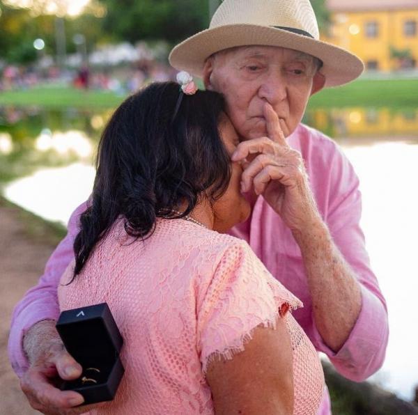 Ariolino pediu Francisca em casamento após 40 anos de união.(Imagem: Arquivo Pessoal)