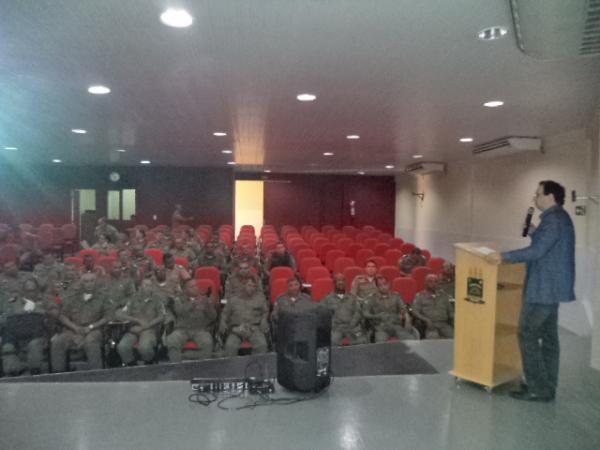 Militares participam de Aula Inaugural do CFS 2015 em Floriano.(Imagem:FlorianoNews)