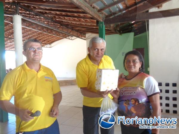 Docentes da rede privada comemoraram o Dia do Professor em manhã de lazer.(Imagem:FlorianoNews)