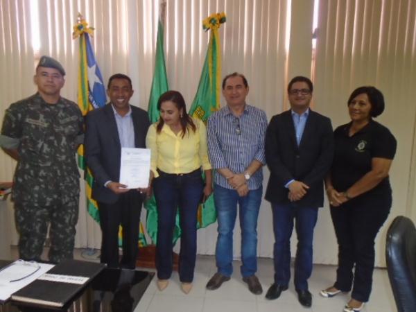 Prefeito Joel Rodrigues toma posse como presidente da Junta Militar.(Imagem:FlorianoNews)