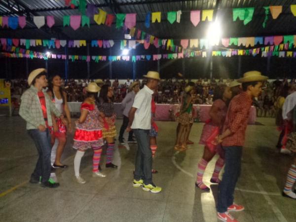 Unidade Escolar Fauzer Bucar realiza festival junino.(Imagem:FlorianoNews)
