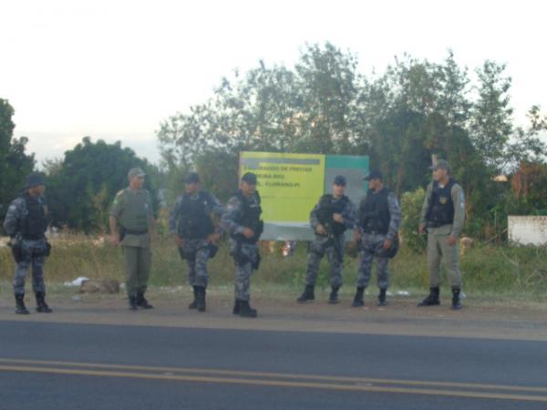 Polícia realiza operação conjunta nas divisas da cidade.(Imagem:FlorianoNews)