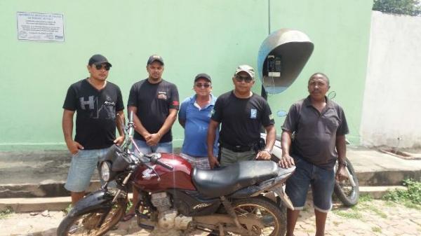 Motocicleta usada em assalto é recuperada pela PM de Nazaré do Piauí.(Imagem:PM-PI)