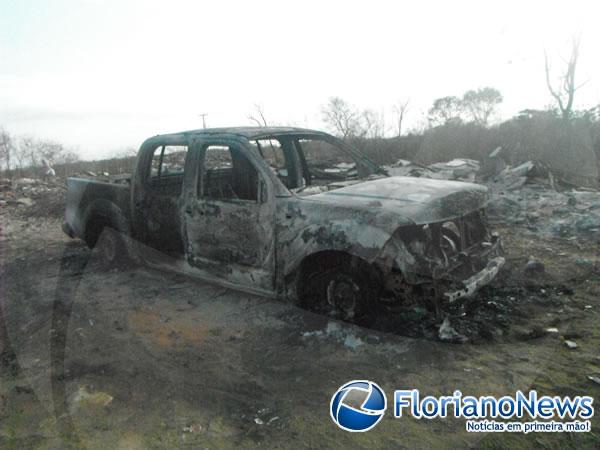 Veículo roubado em Barão de Grajaú é encontrado totalmente queimado em Floriano.(Imagem:FlorianoNews)