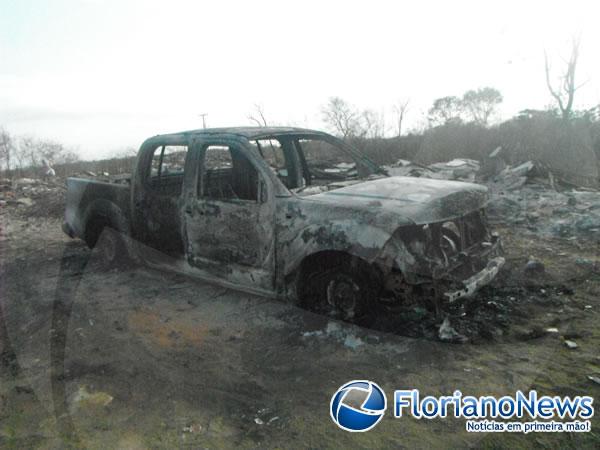 Veículo roubado em Barão de Grajaú é encontrado totalmente queimado em Floriano.(Imagem:FlorianoNews)