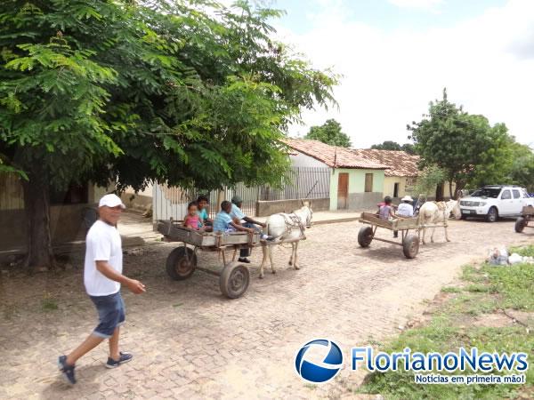 Festa dos Carroceiros atraiu dezenas de participantes em Nazaré do Piauí.(Imagem:FlorianoNews)