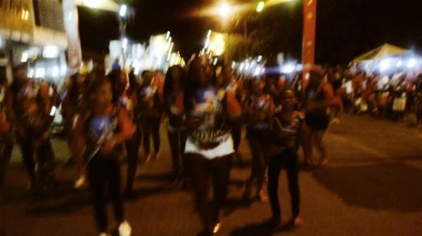 Escolas do Grupo de Acesso de Floriano desfilam na Avenida Getúlio Vargas.(Imagem:FlorianoNews)