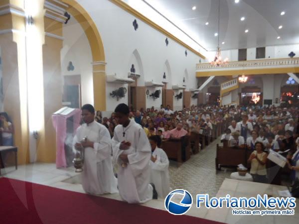 Diocese de Floriano inicia cerimônia de abertura da Porta Santa.(Imagem:FlorianoNews)
