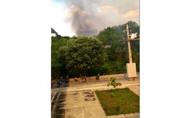 Incêndio na UFPI de Floriano assusta estudantes.(Imagem:Reprodução/FlorianoNews)