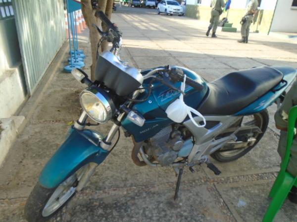 Motocicleta é apreendida na pista de MotoCross de Floriano.(Imagem:FlorianoNews)