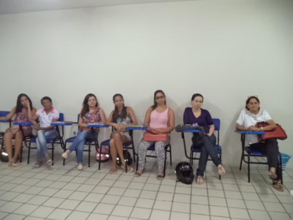 Acadêmicos do curso de Pedagogia da UESPI participam de palestra em Floriano.(Imagem:FlorianoNews)
