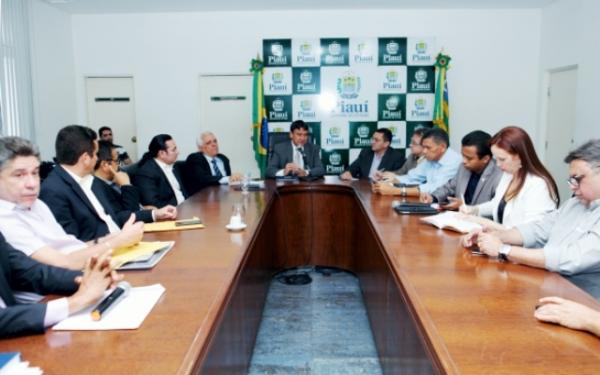 Governo garante direitos dos servidores e atendimento pelo SUS no Hospital de Picos.(Imagem:Henrique Bastos)