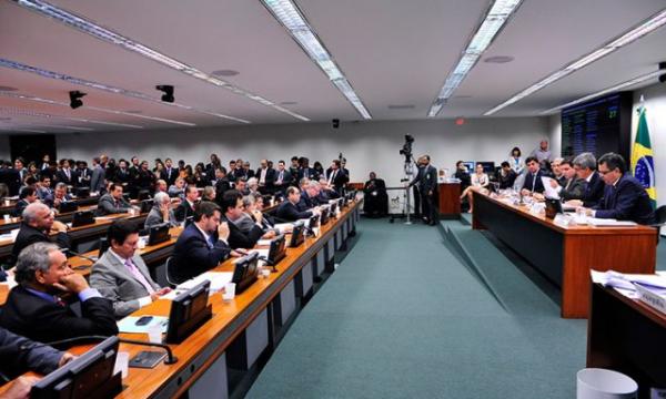 CPIs da Câmara e do Senado gastaram mais de R$ 1,13 milhão em 2015.(Imagem:Cidadeverde.com)