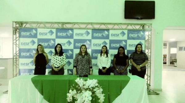 Apresentação musical marca abertura da XII Semana de Enfermagem da FAESF.(Imagem:FlorianoNews)