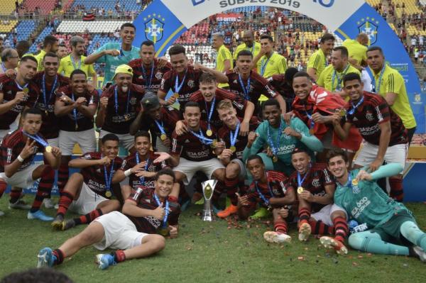 Flamengo Sub-20 foi campeão na semana passada.(Imagem:THIAGO FELIX/MYPHOTO PRESS/ESTADÃO CONTEÚDO)