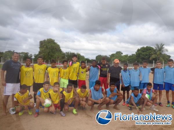 Escolinha do Jó promoveu domingo esportivo em Nazaré do Piauí.(Imagem:FlorianoNews)