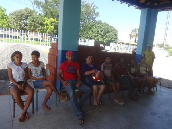 Alunos participam de ensaio para o Festival