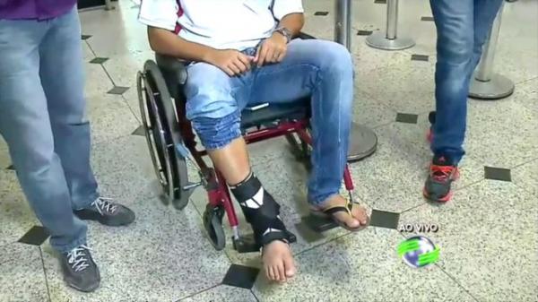 Júnior Xuxa chega em cadeira de rodas e preocupa torcida do River.(Imagem:Cidadeverde.com)