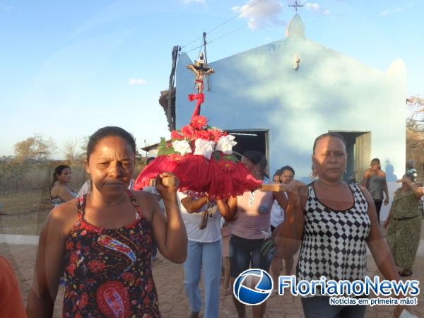 Procissão encerrou os festejos de Bom Jesus da Lapa na localidade Tabuleiro do Mato.(Imagem:FlorianoNews)