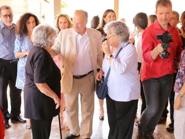 Niéde Guidon (de camisa presat) com o ministro da Cultura, Roberto Freire.(Imagem:Benonias Cardoso)