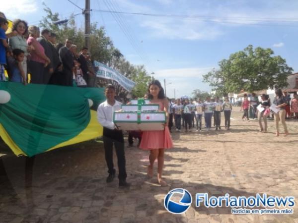 Cerimônia cívica marca aniversário de São Francisco do Piauí.(Imagem:FlorianoNews)