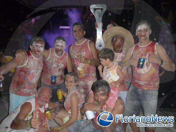 Bloco Os Papeleiros abre o carnaval de Barão de Grajaú com o tradicional Zé Pereira. (Imagem:FlorianoNews)