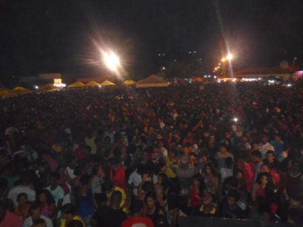 Fotos não autorizadas do show(Imagem:FlorianoNews)