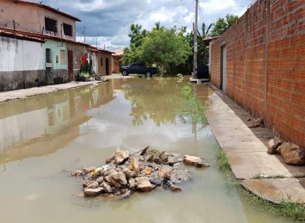 Chuvas em Teresina deixa ruas e casas alagadas.(Imagem:CidadeVerde.com)