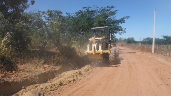 Estradas vicinais estão sendo recuperadas na zona rural de Floriano.(Imagem:FlorianoNews)