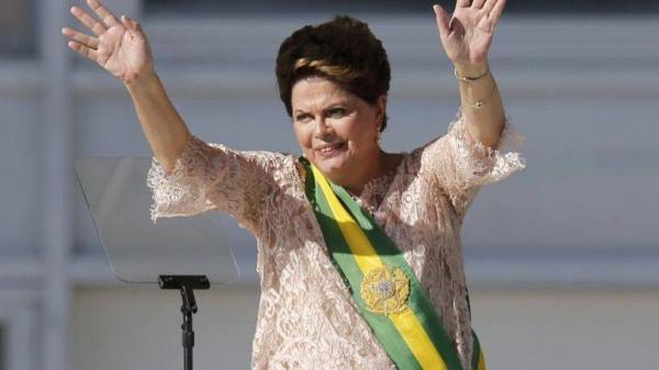 Ela anunciou o lema do segundo mandato: 'Brasil, pátria educadora'.(Imagem:REUTERS/Sergio Moraes)