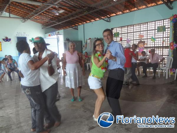 Centro de Referência da Assistência Social realizou prévia carnavalesca para idosos.(Imagem:FlorianoNews)