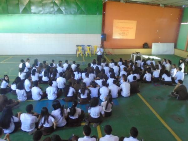 Escola Pequeno Príncipe recebe palestra sobre a importância da Filosofia.(Imagem:FlorianoNews)