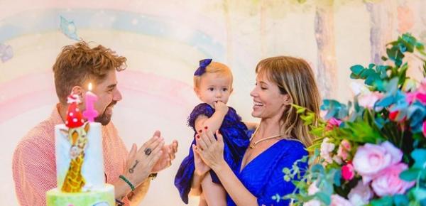 Flavio e Juliana no aniversário de 1 ano de Liz.(Imagem:Reprodução/Instagram)